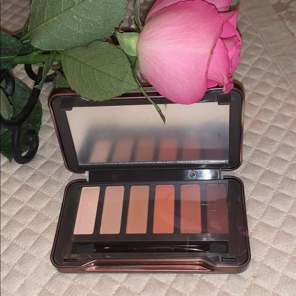 OKALAN 6-Color Eyeshadow Palette